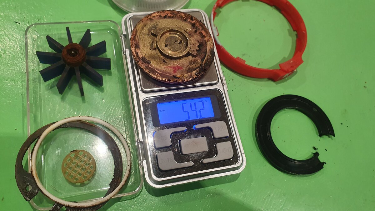 Сколько стоит старый счетчик воды, если его разобрать и сдать в цветмет ...