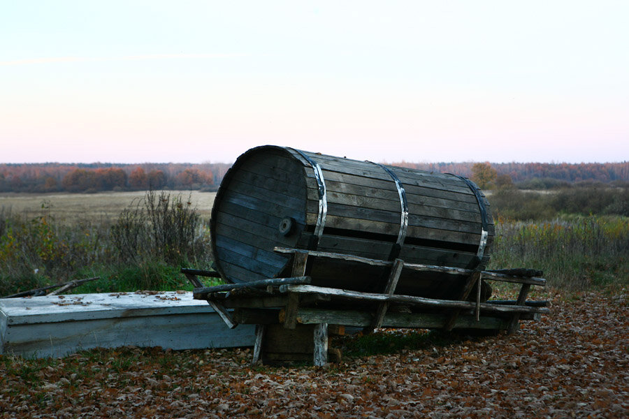 Бочка на фоне излучины Сороти.