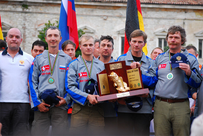 Фото старое, но лица все знакомые ))) 
