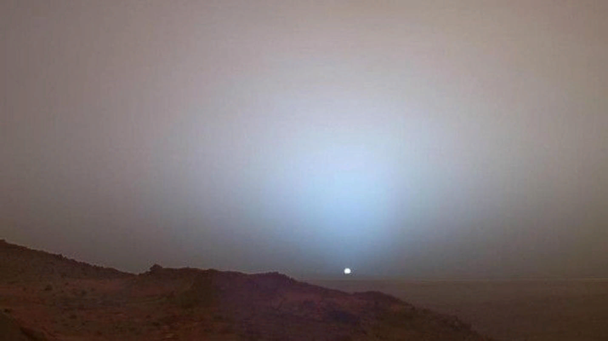 Поверхность Марса через объектив марсохода