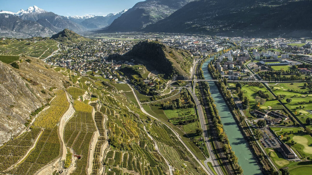 Долина в кантоне Вале, где был обнаружен керамический сосуд