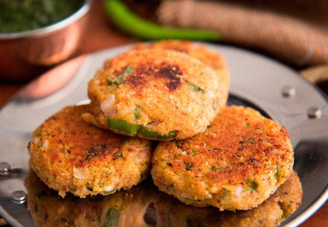Котлеты с курицей и грибами получаются настолько вкусными, что смогут удивить даже самых избалованных гурманов
