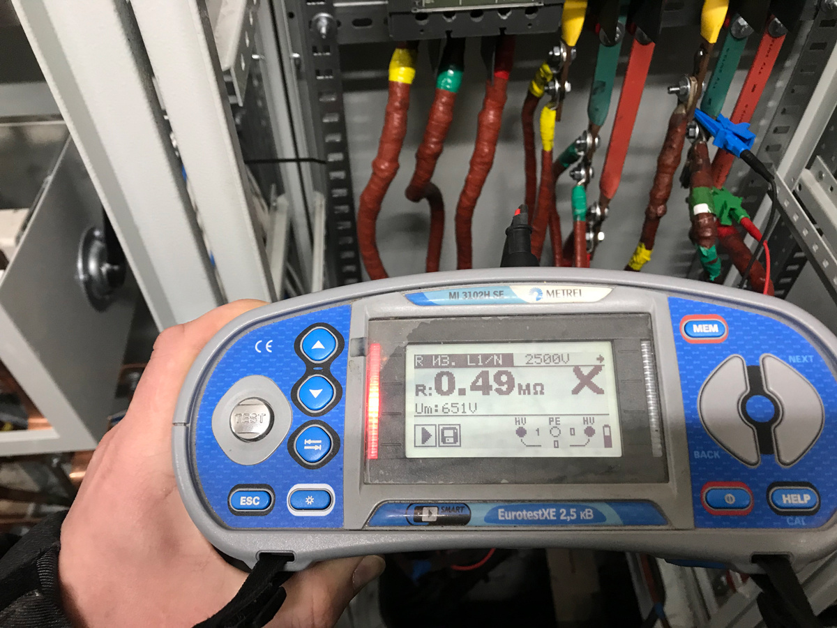 В данном случае сопротивление кабельных линий неудовлетворительно, кабели подлежат замене.