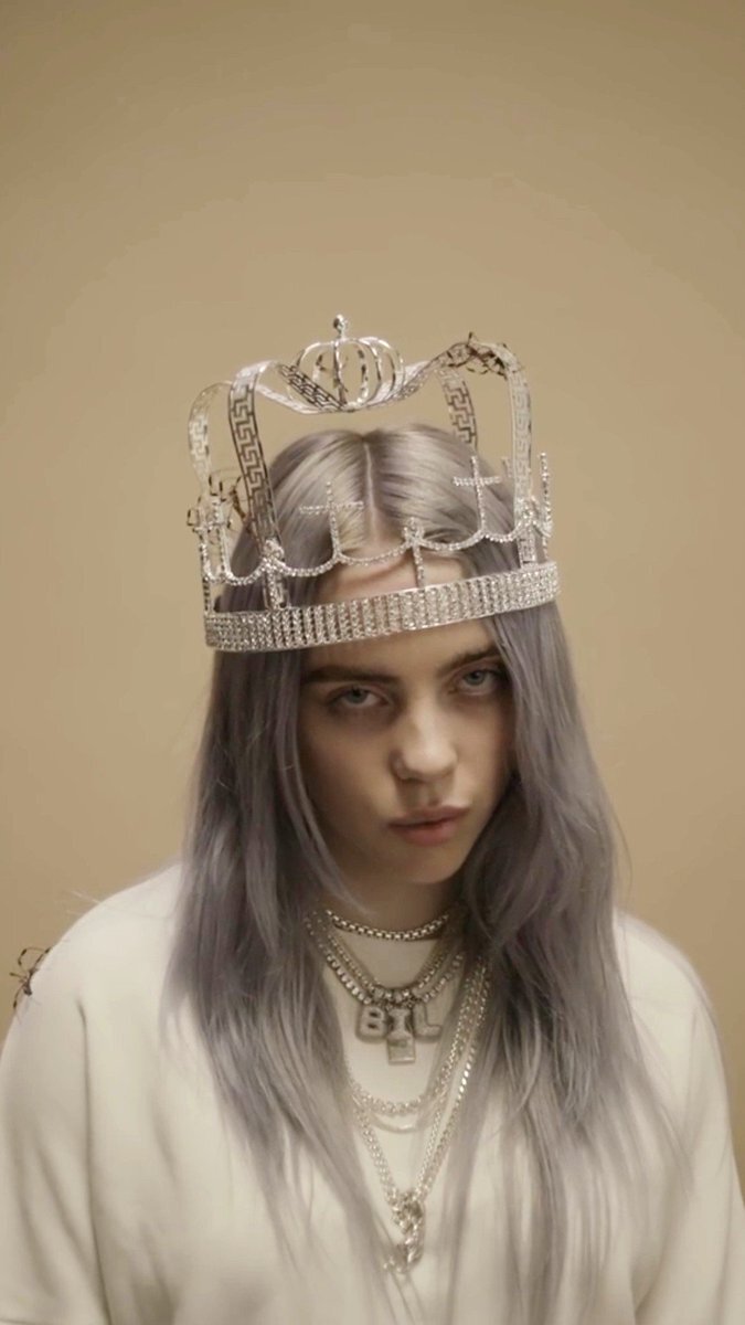 billie eilish фото с пауком