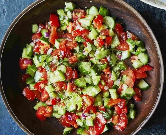 Салат из овощей «Ширази» - рецепт из кулинарной книги Меган Маркл