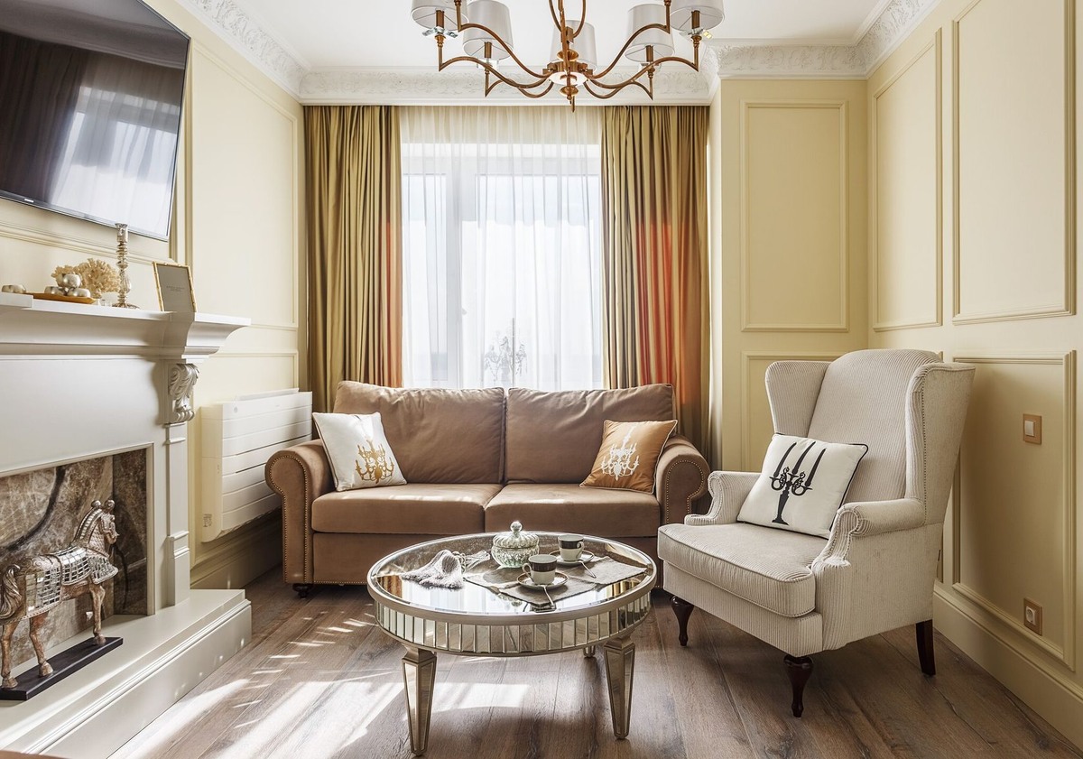 Комфортная гостиная с камином