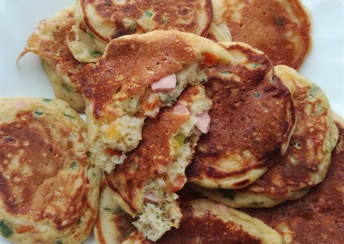 Оладушки из помидор с чесноком и травками. Ни на что не похожая вкуснятина почти