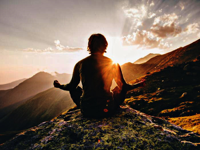 Регулярная медитация - даже на несколько минут в день - очень эффективно борется с хроническим стрессом