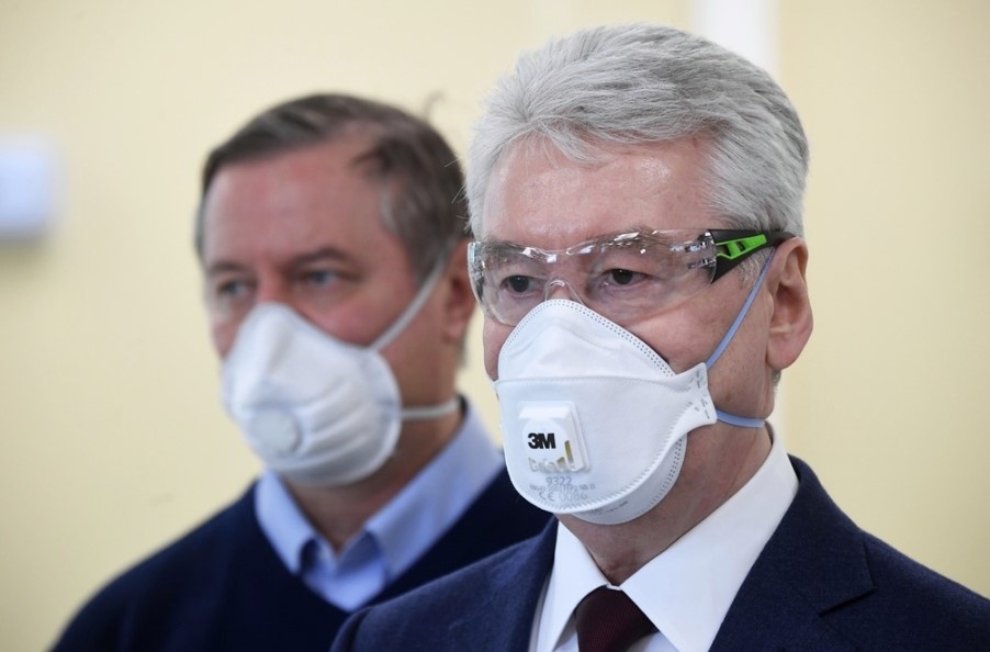 Собянин в респираторе 3M Aura 9322+