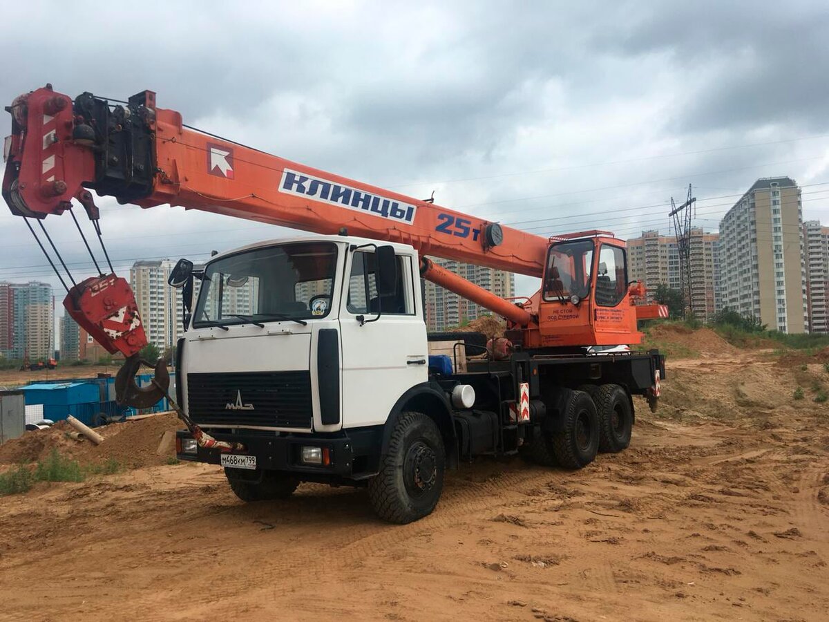 Услуги автокрана 25 тонн в Москве 