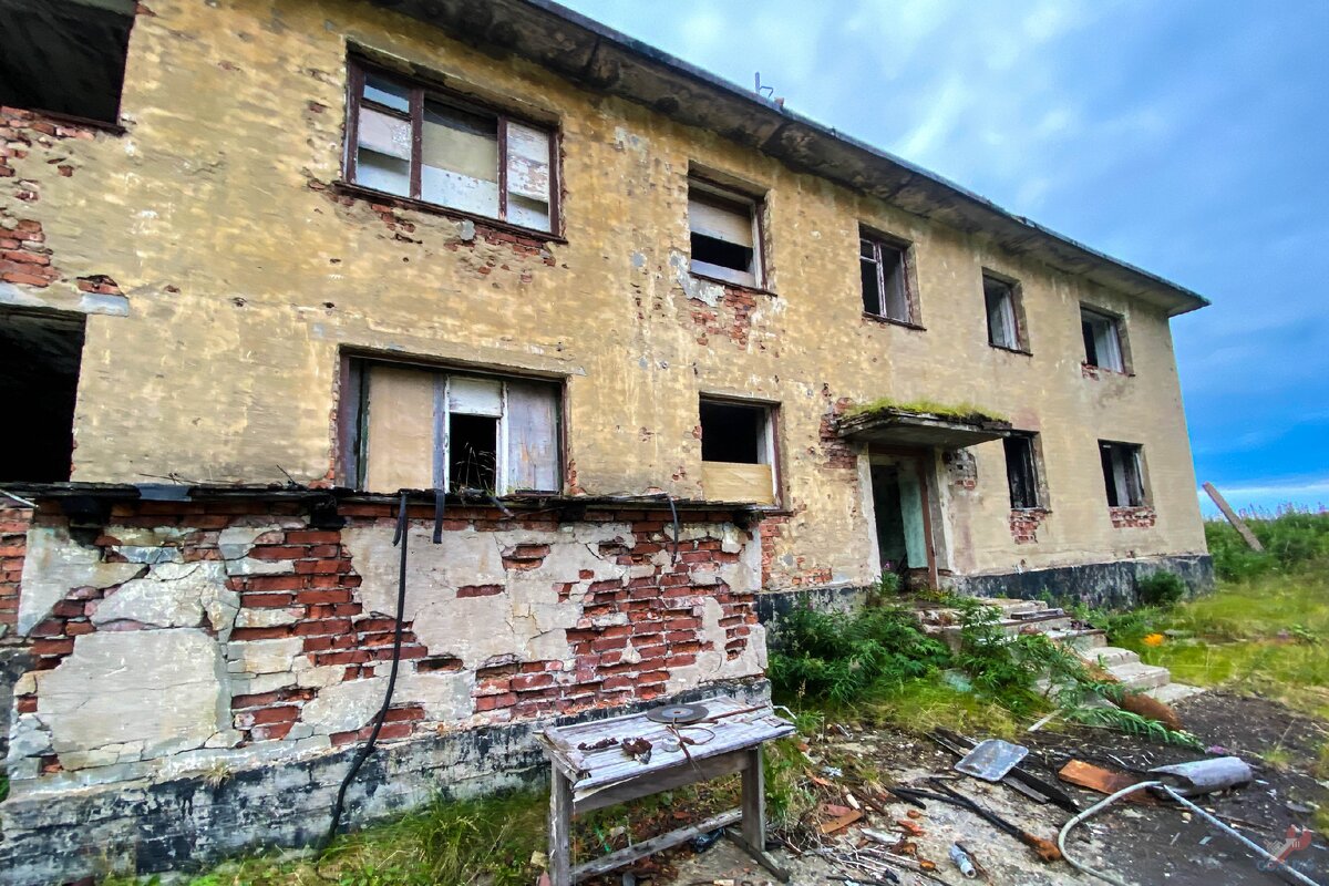 Жилое двухэтажное здание.