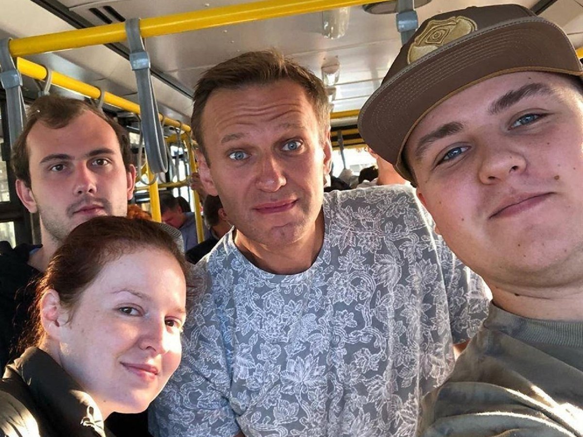 Последнее фото Алексея Навального перед посадкой на самолет в Томске / Твиттер