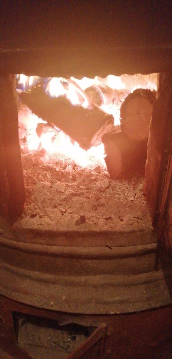 Живой огонь старой печи. 