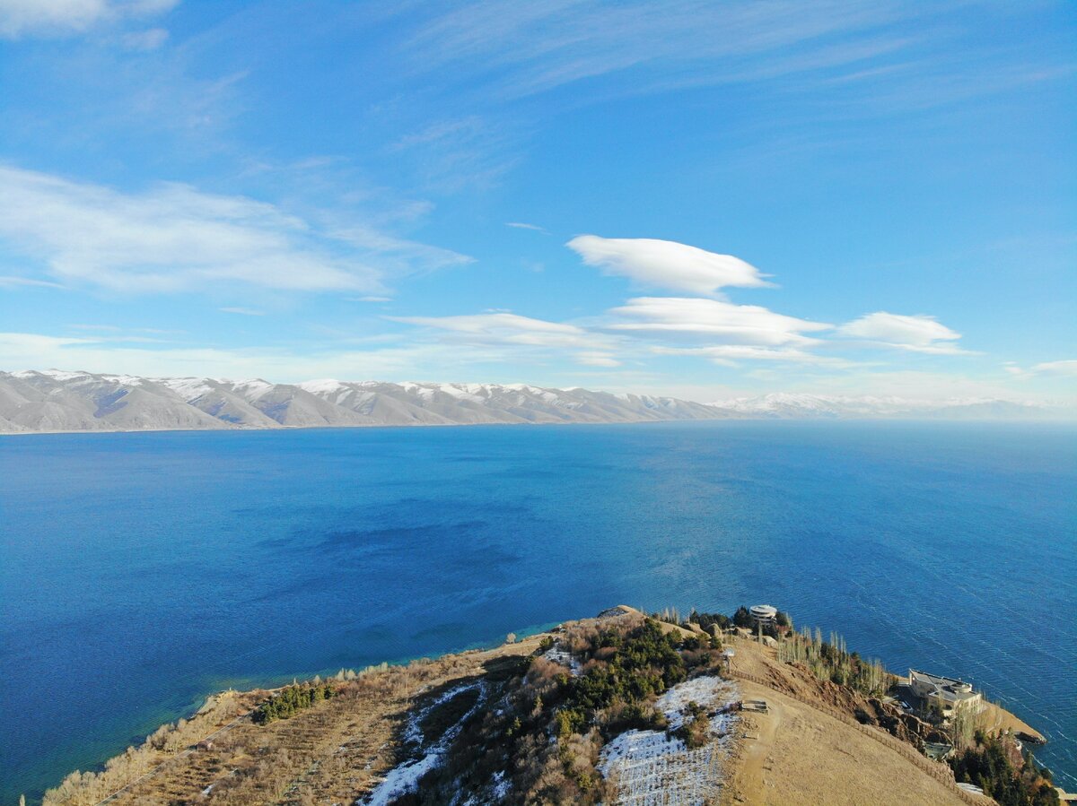 Озеро Севан Армения вид сверху