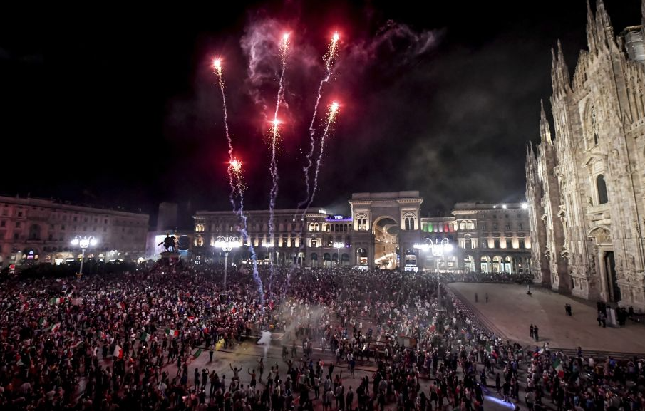 Сборная Италии заставила своих соотечественников не спать всю ночь.