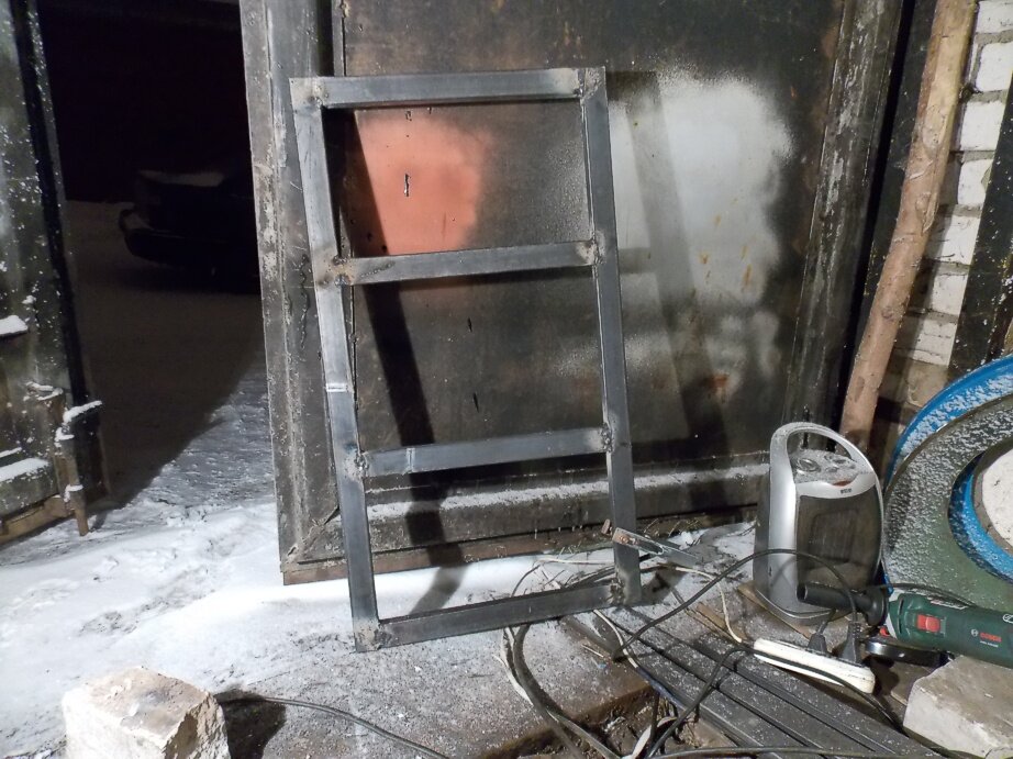 Сделан верх верстака.