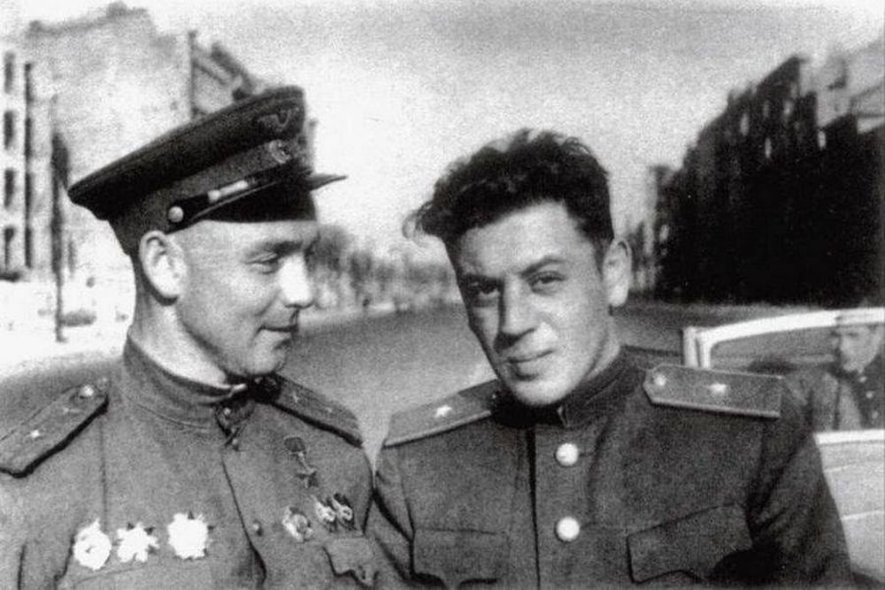 Где сын сталина. Сталин Василий Иосифович. Василий Иосифович стали. Сталин Василий Иосифович и Сталин. Василий Сталин 1960