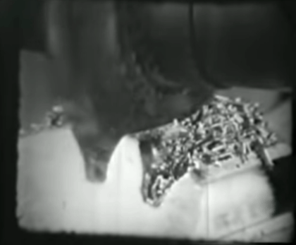 Процесс нарезания зубьев модульной дисковой фрезой. Источник: https://www.youtube.com/watch?v=YOlMwTHz8HA