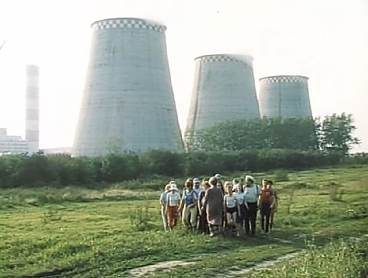 Группа Клюева. Занятия на улице. Кадр из фильма "Мы веселы, счастливы, талантливы!"