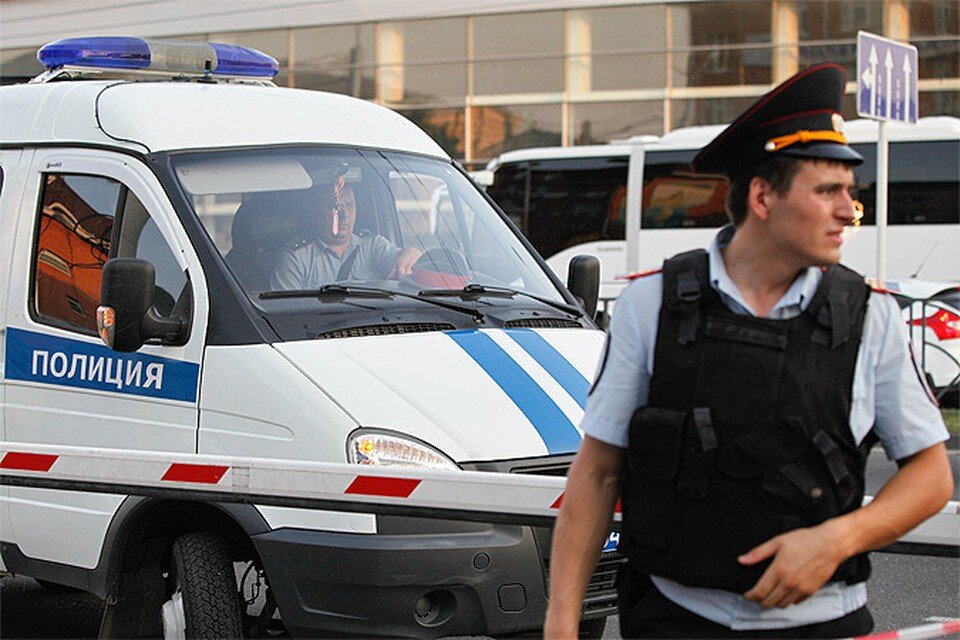     В Ростове молодая пара сожгла машину полицейского с символикой "Z". Дмитрий АХМАДУЛЛИН