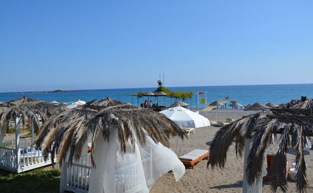    На море в начале сентября: сколько стоят туры и куда дешевле поехать