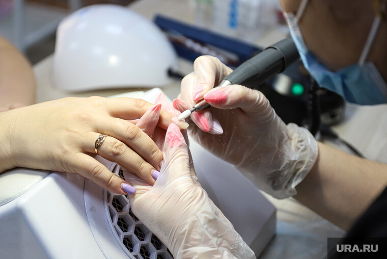    Курганские мастера красоты переживают из-за нового закона о рекламе