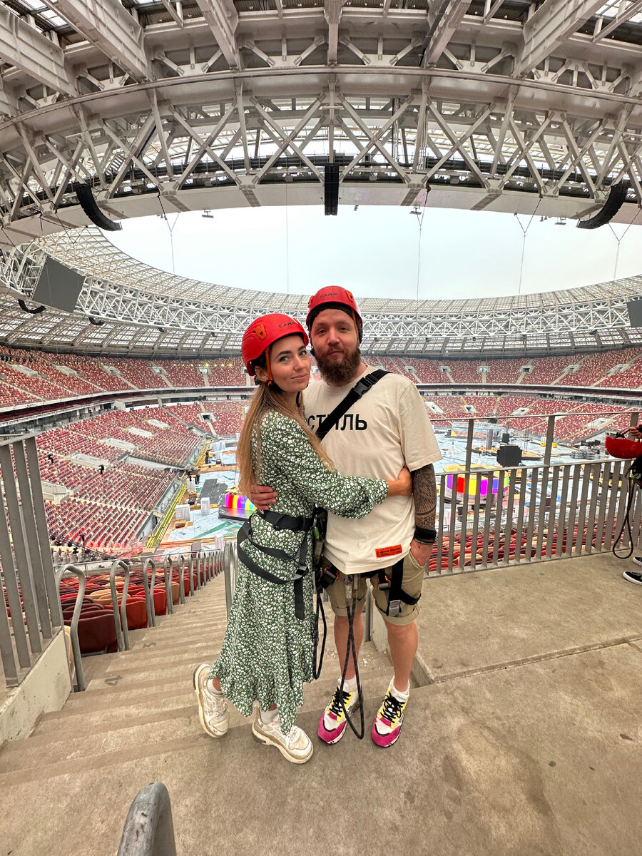 Перед выходом на крышу стадиона Лужники