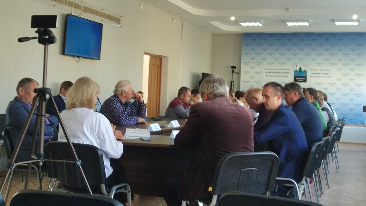     Появились подробности сессии Совета депутатов Вавожского района Удмуртии, на которой решался вопрос об отставке главы муниципалитета.