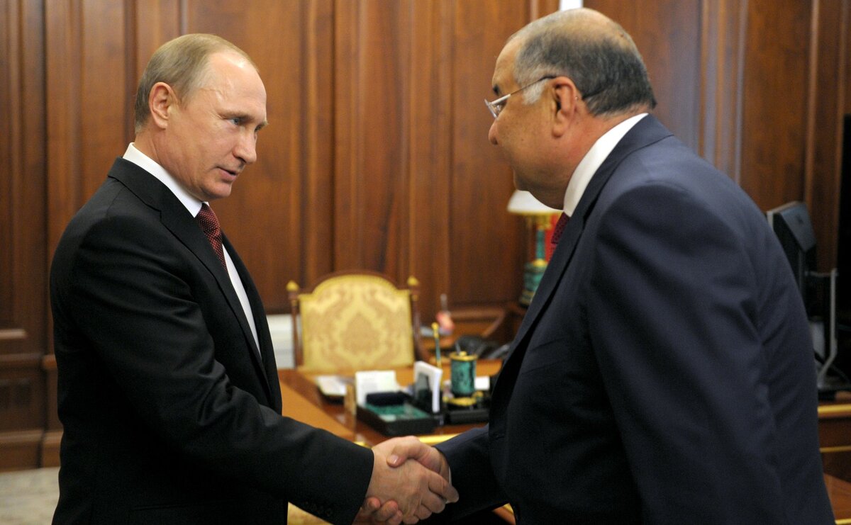 Алишер Усманов на приеме у Владимира Путина, уже будучи британским богачом