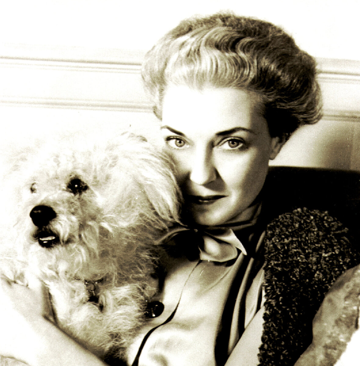 Мона Трэвис Стредер Шлессинджер Буш Уильямс фон Бисмарк де Мартини.