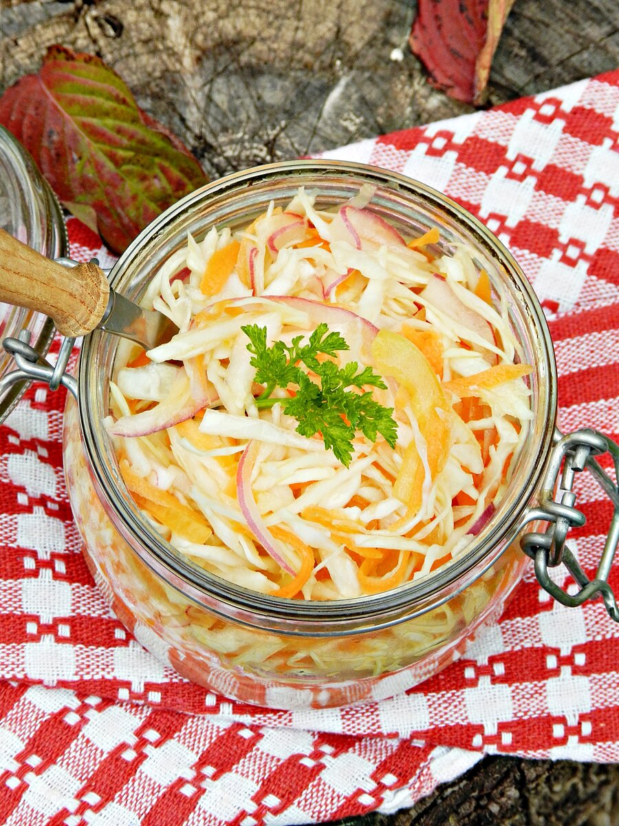 Маринованная капуста быстрый рецепт с уксусом. Капуста быстрого приготовления. Маринованная капуста. Капуста маринованная быстрого приготовления. Капуста маринованная быстрого.