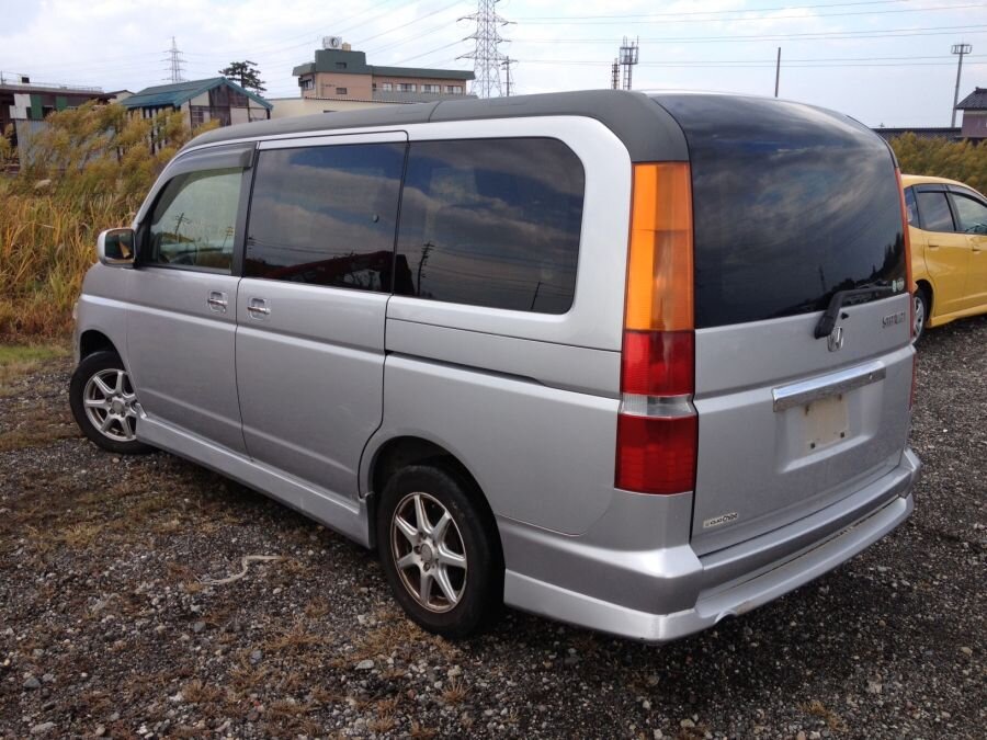 Honda Stepwgn . Фотография взята с сервиса Яндекс Картинки 