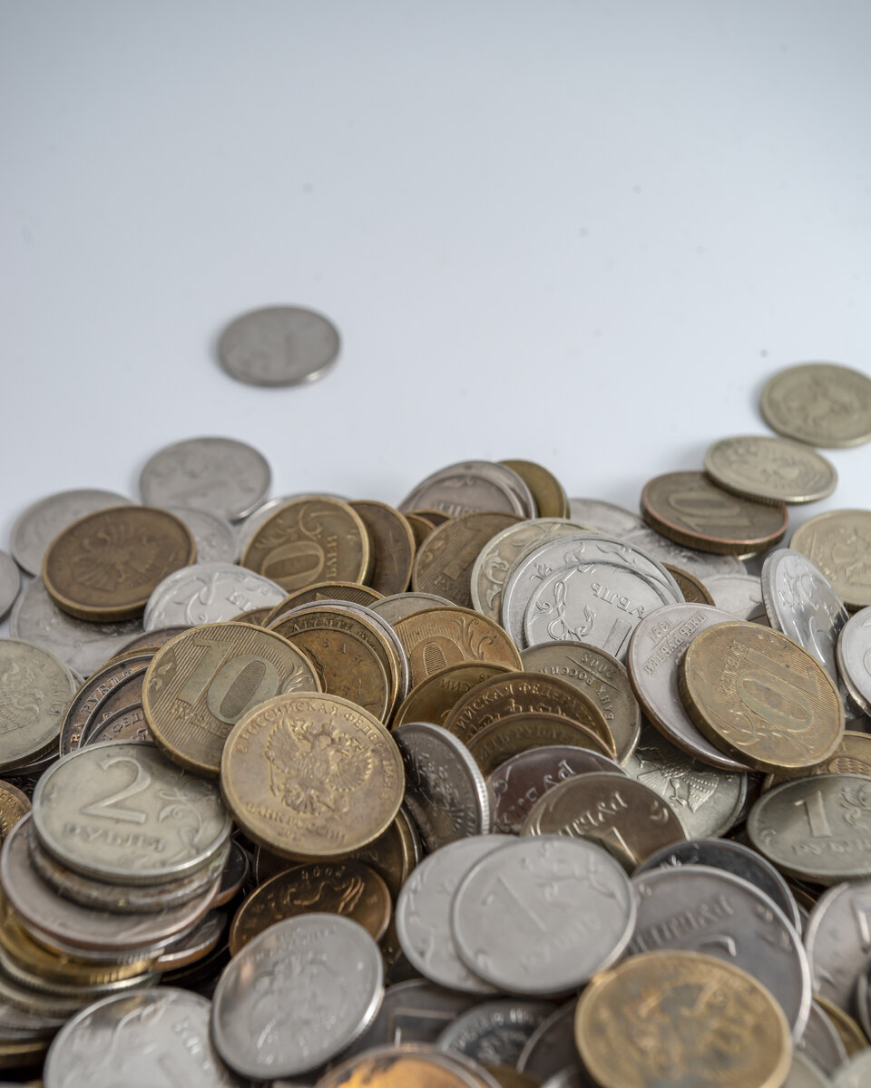 Такое количество в карманах не потаскаешь.