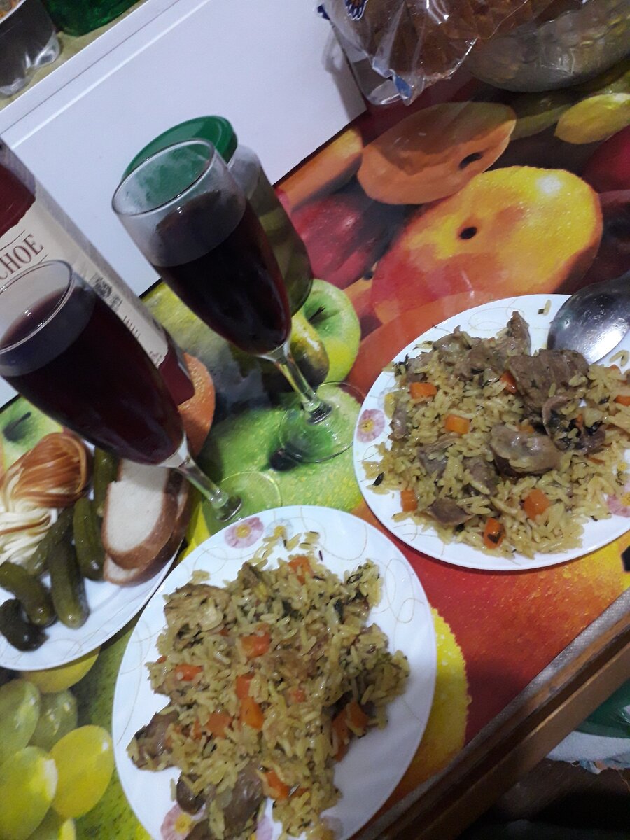 Обычный будний вечер. Мужчина перед телевизором или с телефоном, женщина "шуршит" по дому, успевая при этом следить за детьми, строить планы на следующий день и быть в хорошем настроении. Такой стереотип можно разрушить!