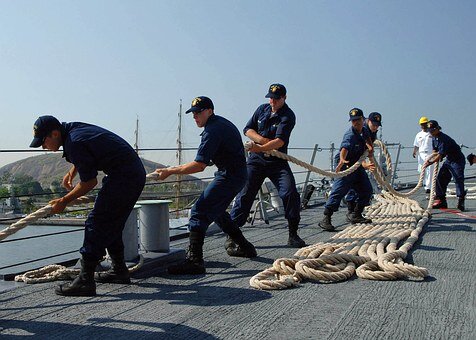 https://cdn.pixabay.com/photo/2015/11/06/03/32/sailors-1025340__340.jpg