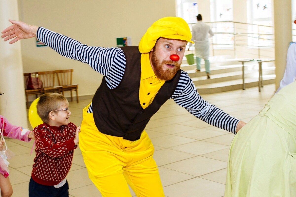 Больничный клоун. Больничные клоуны картинки. Больничный клоун Ярославль. Клоуны 23 ребенка