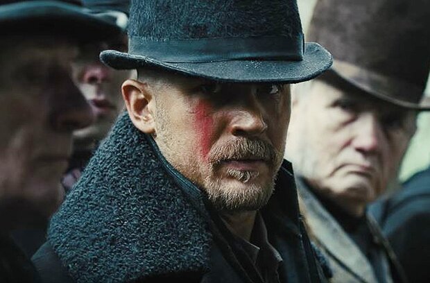 Кадр из сериала Табу, В главной роли Том Харди