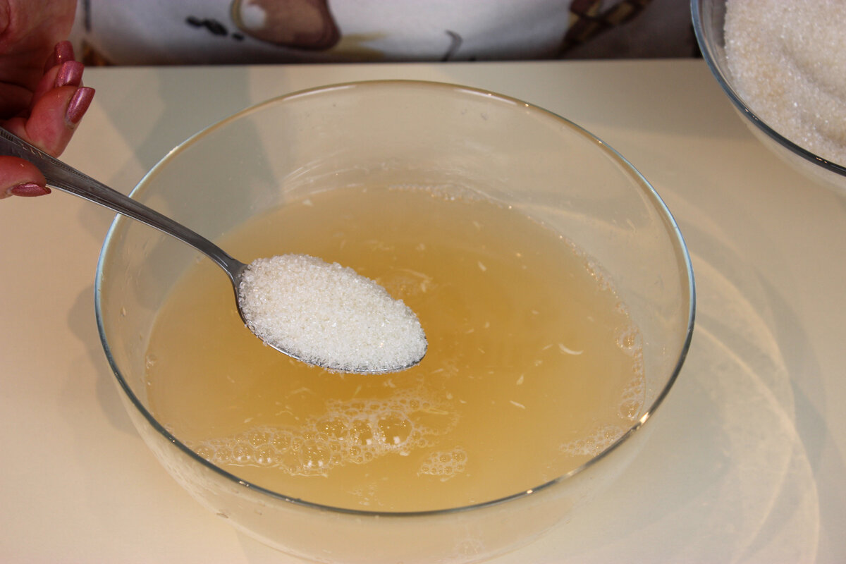 Вареный сахар на воде. Добавленный сахар. Варёный сахар на воде. Рисовый крахмал и отвар. Сметана сахарный сироп.