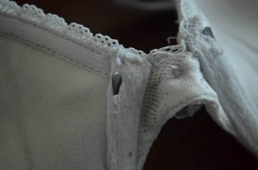 Как починить бюстгальтер косточки How to Repair a Bra Underwire iFixit Repair Guide