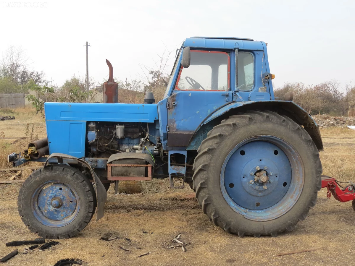 Такими колесами разного диаметра раньше оснащались трактора