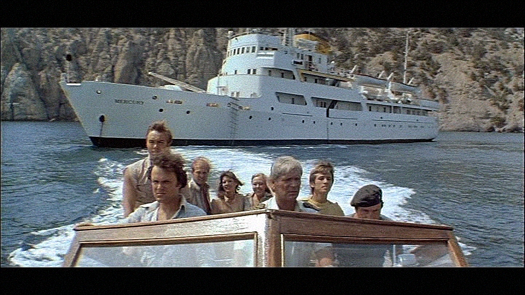 Как известно, фильм «Пираты ХХ века», снятый режиссёром Борисом Дуровым по сценарию Станислава Говорухина, побил рекорд советского кинопроката, став самым кассовым за историю – на него было продано 87-2