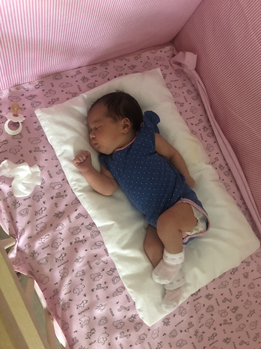 Как укладывать новорожденного спать