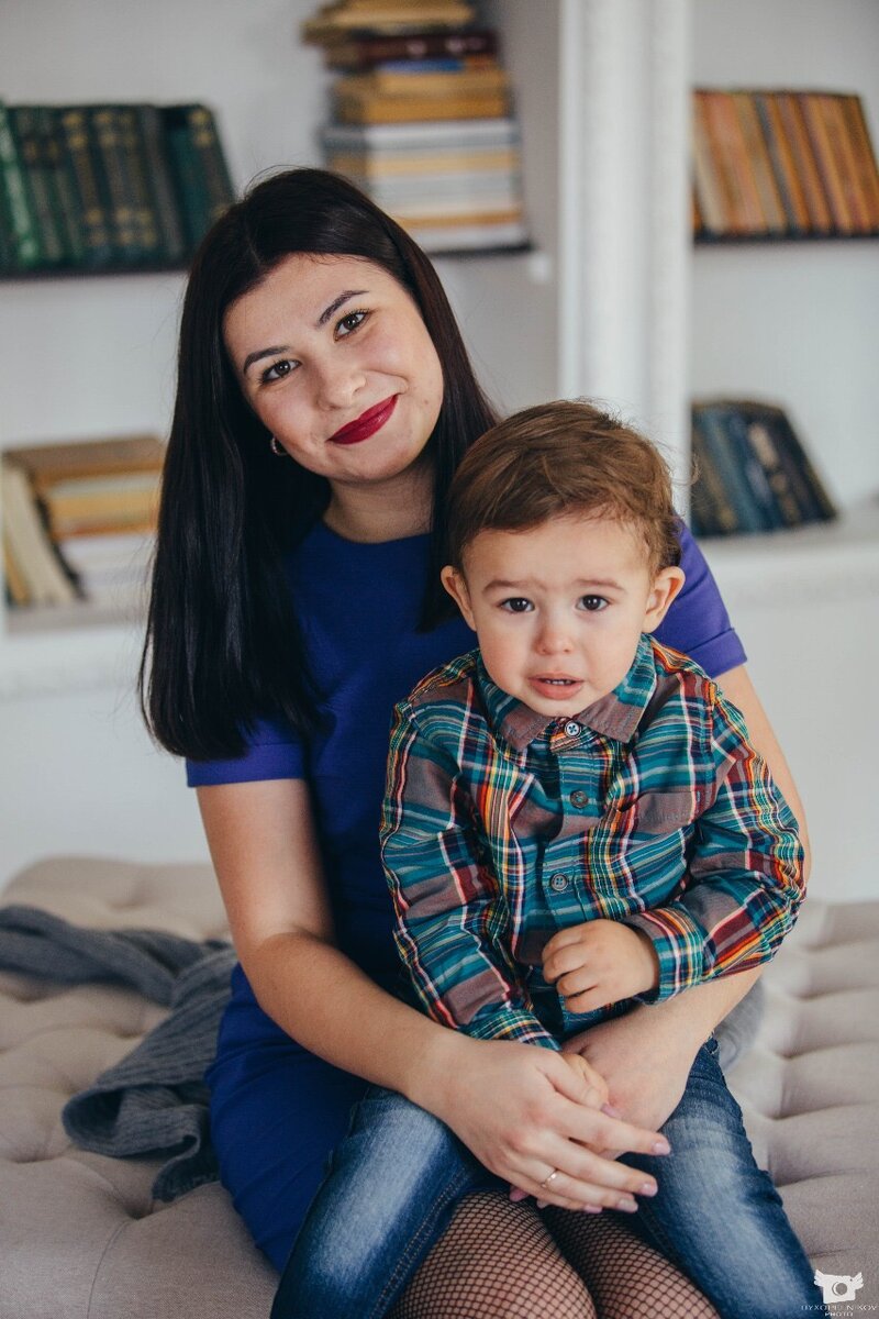 Одна из наших фотосессий с сыном. Как видите человек совсем не любит позировать 🙈 