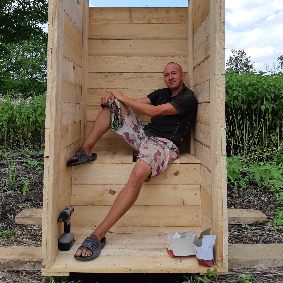 Довелось в этом году строить туалет заказчику.