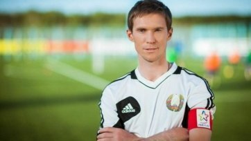 38-летний игрок сообщил, что текущий сезон будет для него последним в профессиональной карьере, которую он, к слову, начал в 1998 году. Глеб в свое время защищал цвета таких клубов, как БАТЭ, «Штутгарт», лондонский «Арсенал», каталонская «Барселона», «Бирмингем» и «Крылья Советов» из Самары.
