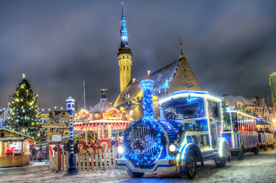 Новый год поездка. Таллин новый город. Таллин Рождественская ярмарка 2020. Таллин Рождество. Рождественская ярмарка в Таллине.