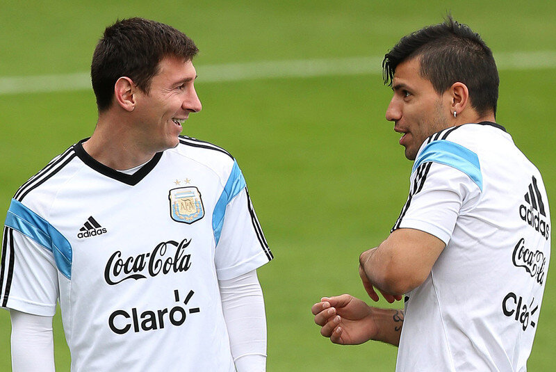 Лучшие друзья Серхио Агуэро и Лионель Месси.