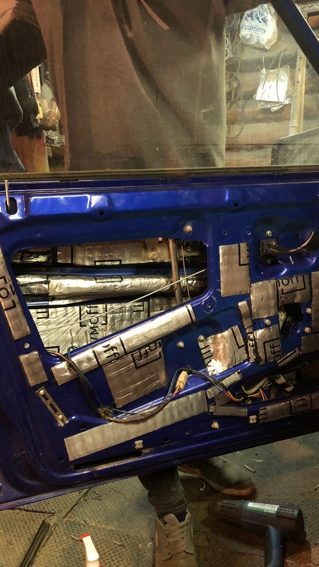 Дверь была как фольга.  Решили укрепить.