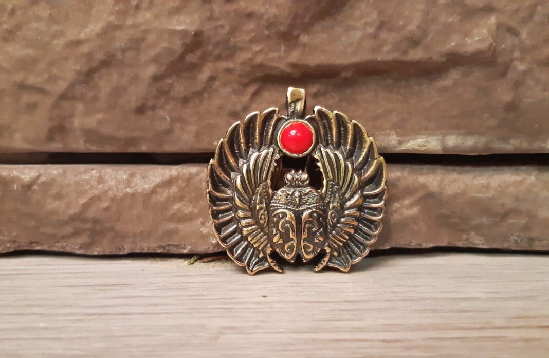 https://vsetalismani.ru/amulettalisman/zhuk-skarabej-znachenie-talismana