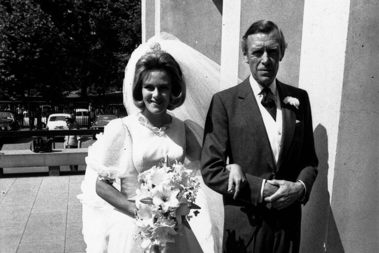 Почему отец Камиллы Паркер Боулз был против ее отношений с принцем Чарльзом